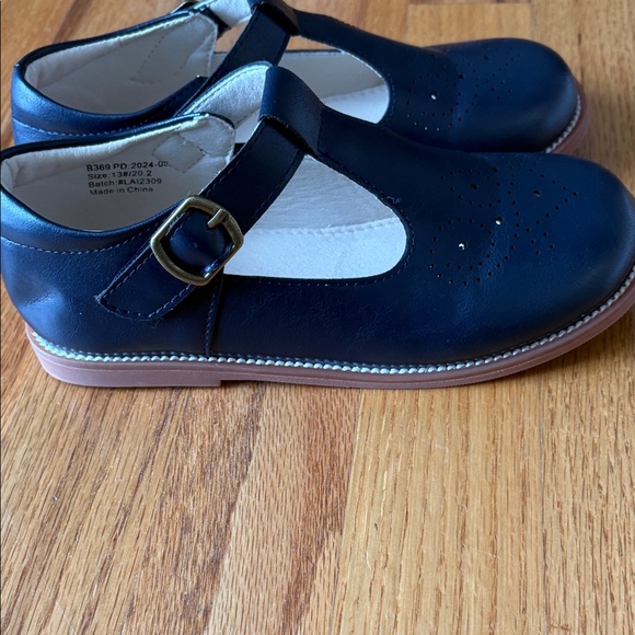 Felix & Flora Girls Maryjane dress shoes perfect for Easter - Picture 5 of 9
